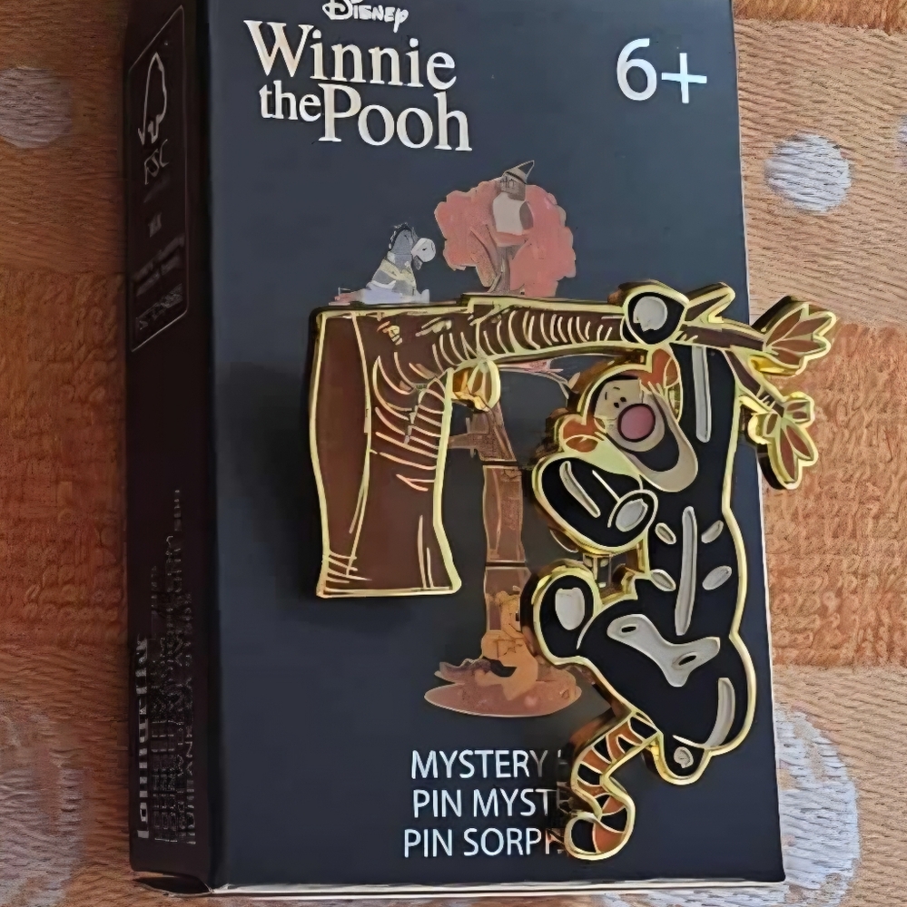 Disney Loungefly Halloween Tree Tigger Pin